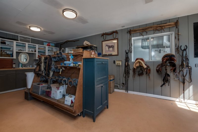Tackroom 2 (Custom)