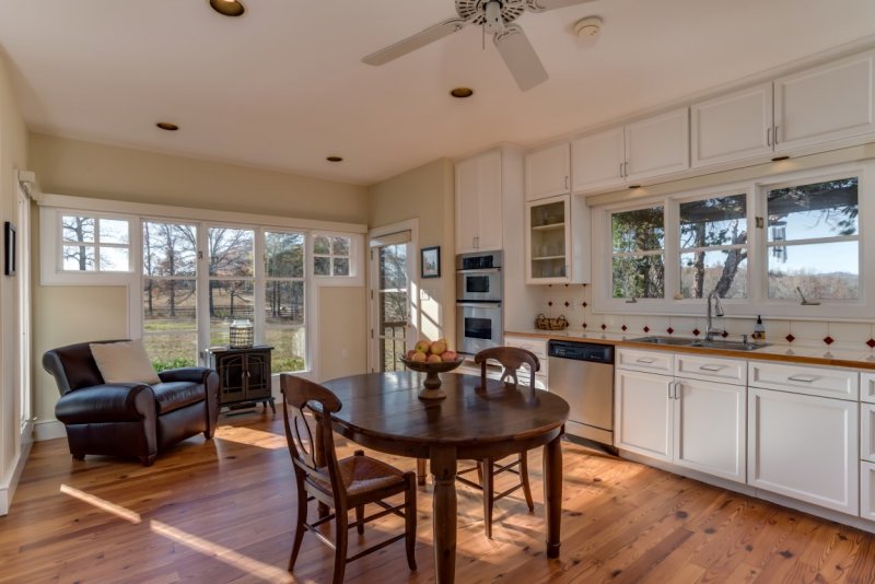 Kitchen (Medium)