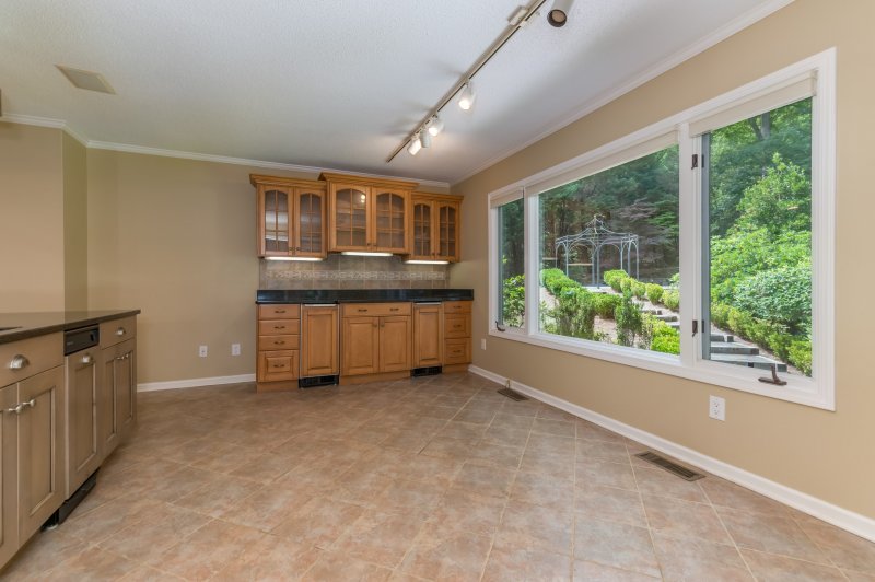 Kitchen-Breakfast-area