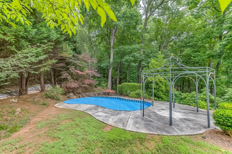 Pool-Waterfall-feature-Gazebo