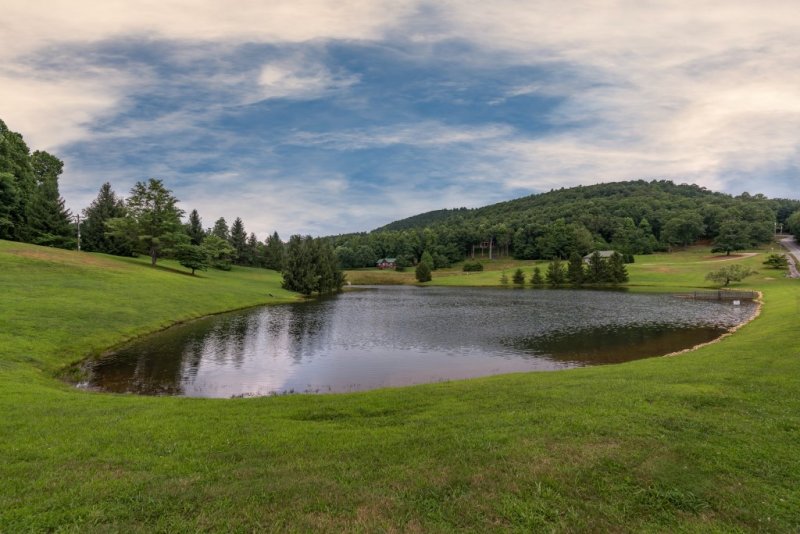 Community Lake (Custom)