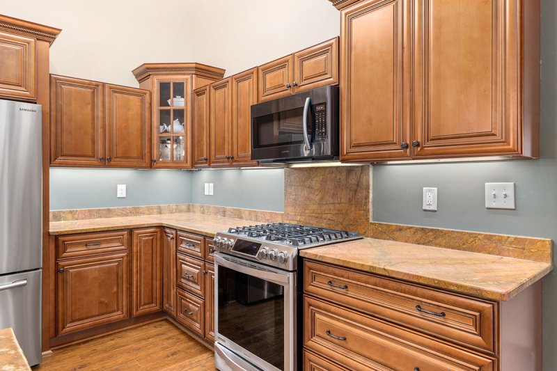 10-Kitchen-SS-Gas-Range