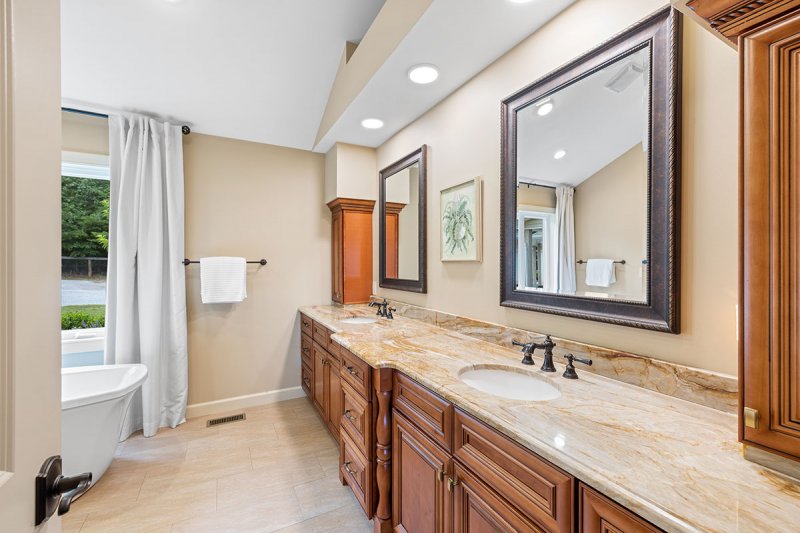 14-Master-Bath