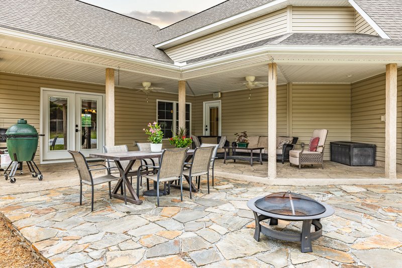 25-Back-of-House-Entertaining