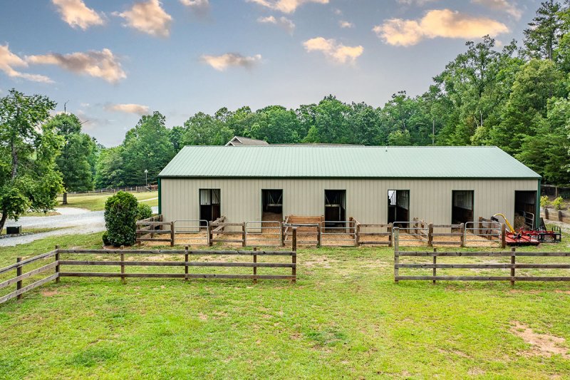 27-Barn-Back