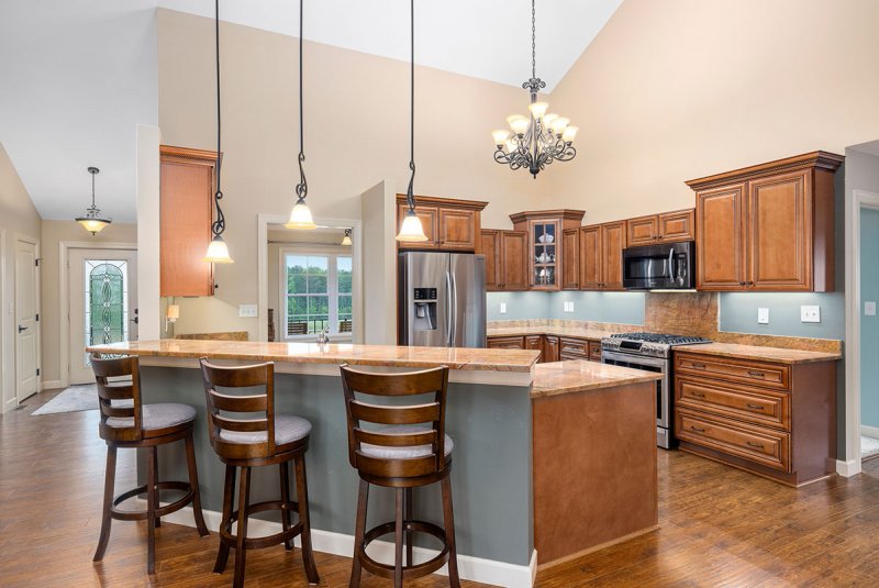 7-Kitchen-Breakfast-Bar